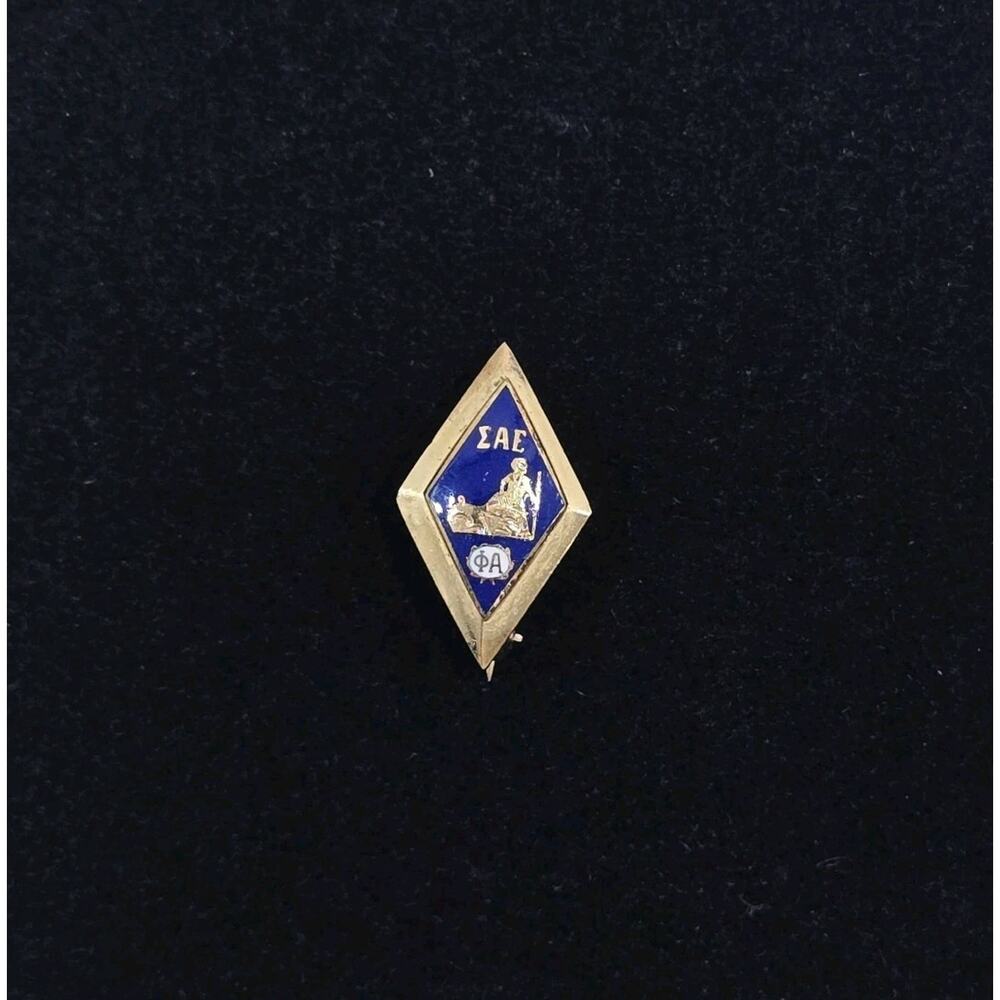 SAE Sigma Alpha Epsilon Minerva Swagger Badge Fraternity Pledge Pin